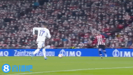 他刚在踢上港的比赛爆发，就被老东家解约离队，球迷建议来中超