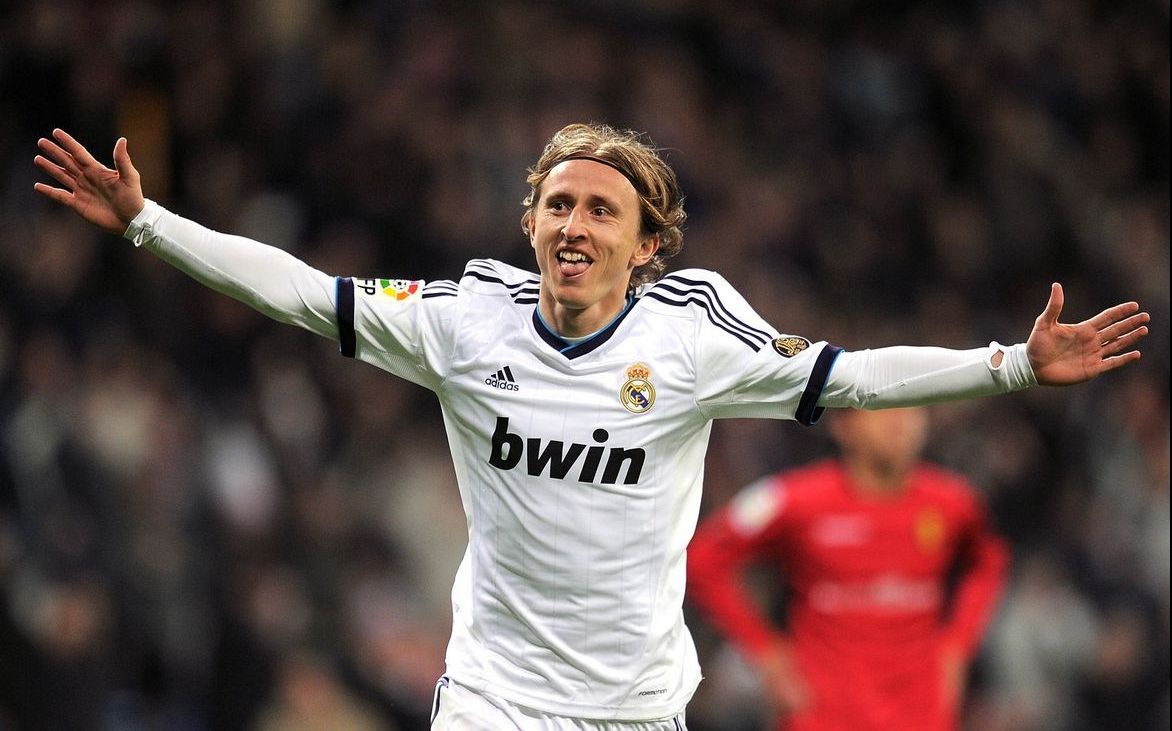 荣耀时刻，网球名将阿尔卡拉斯为迈阿密颁发美职联东部冠军奖杯